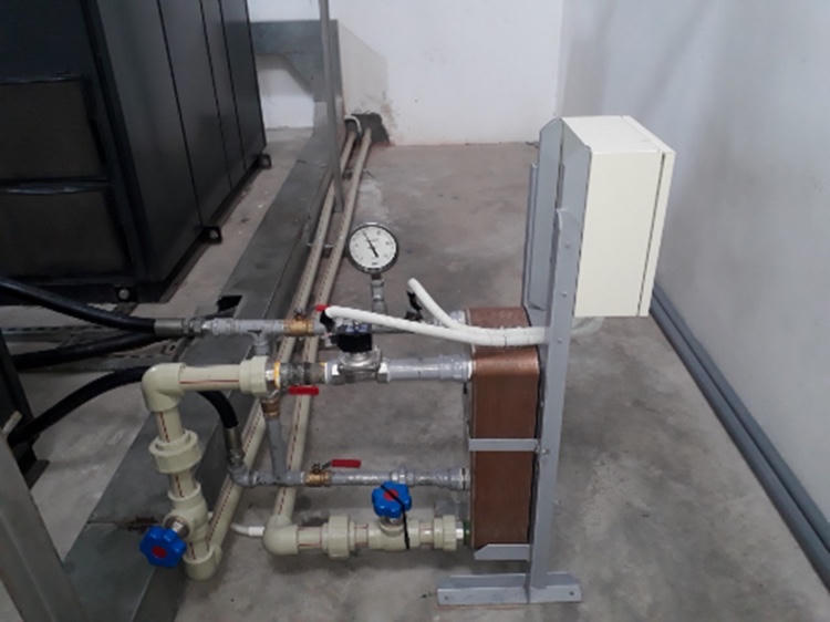 Mô hình thu hồi nhiệt từ máy nén khí làm nóng nước sinh hoạt, giúp giảm lượng điện tiêu thụ tại một công ty may