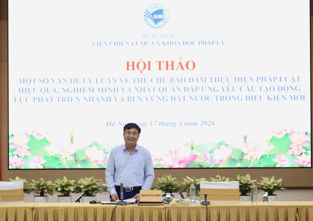 TS Nguyễn Văn Cương, Viện trưởng Viện Chiến lược và Khoa học pháp lý phát biểu khai mạc