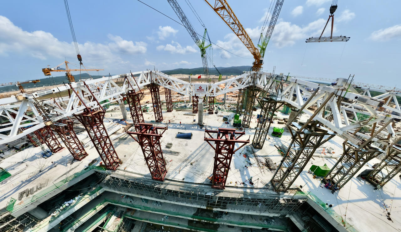 Hình ảnh thi công của hàng nghìn công nhân tại công trường