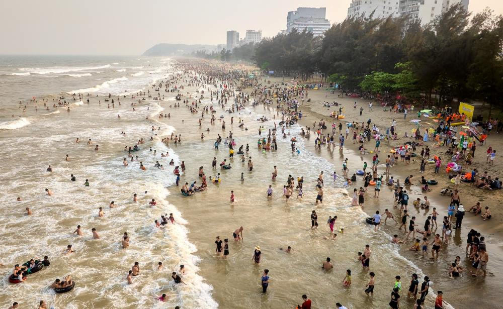 Năm 2026, phường Sầm Sơn (Thanh Hóa) dự kiến đón hơn 9 triệu lượt khách.