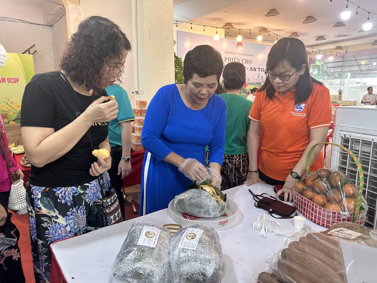 Hàng trăm sản phẩm được giới thiệu tại Phiên chợ Nông sản Hà Nội 2026