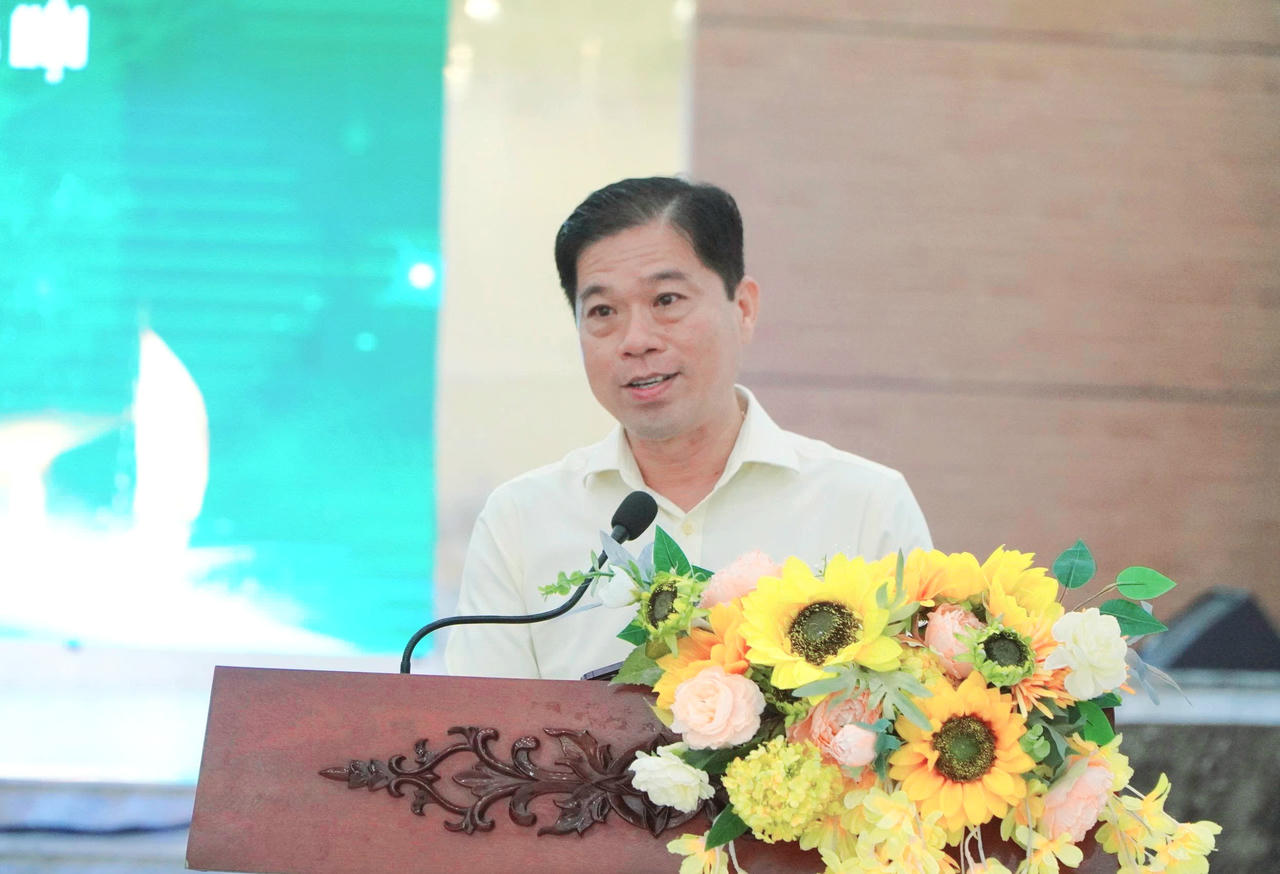 Ông Phạm Minh Tâm&nbsp;(Tỉnh ủy viên), Giám đốc Sở Tài chính tỉnh An Giang đóng góp ý kiến.