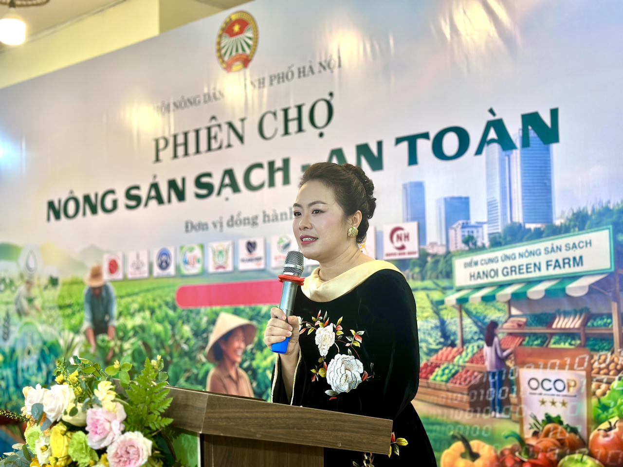Bà Lê Nguyễn Thiên Nga, Viện trưởng Viện Quản trị Chính sách và Chiến lược phát triển, Chủ tịch sáng lập mạng lưới chuyên gia Vietnam Startup Ecosystem phát biểu tại chương trình.