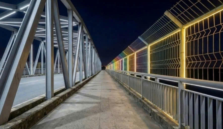 Phối cảnh lưới an toàn và đèn trang trí trên cầu Bến Thủy 1.