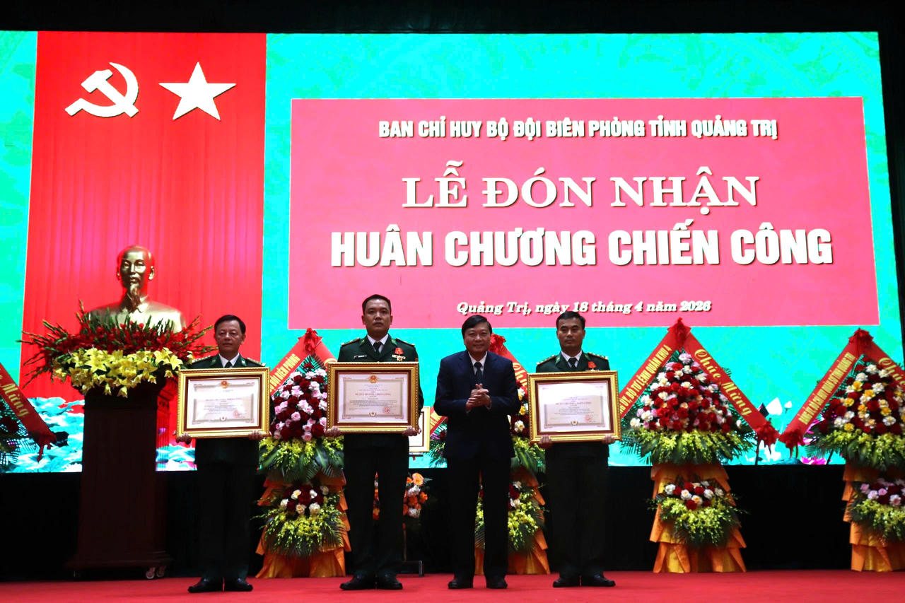 Trao Huân chương Chiến công cho nhiều tập thể, cá nhân Bộ đội Biên phòng Quảng Trị