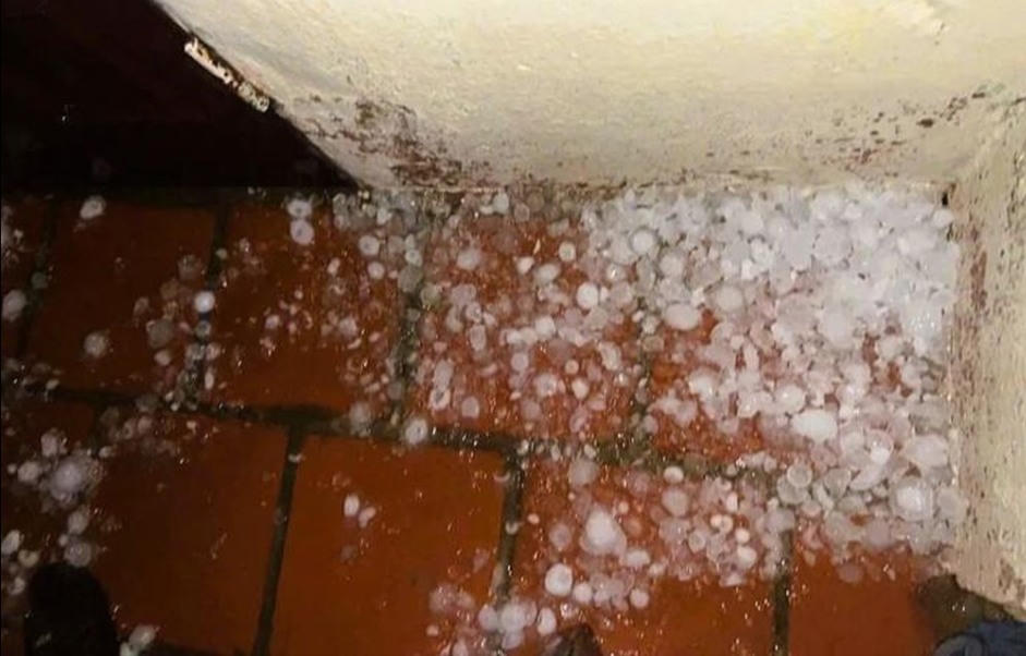 Mưa đá, dông lốc xuất hiện ở một số xã, phường tỉnh Thanh Hóa