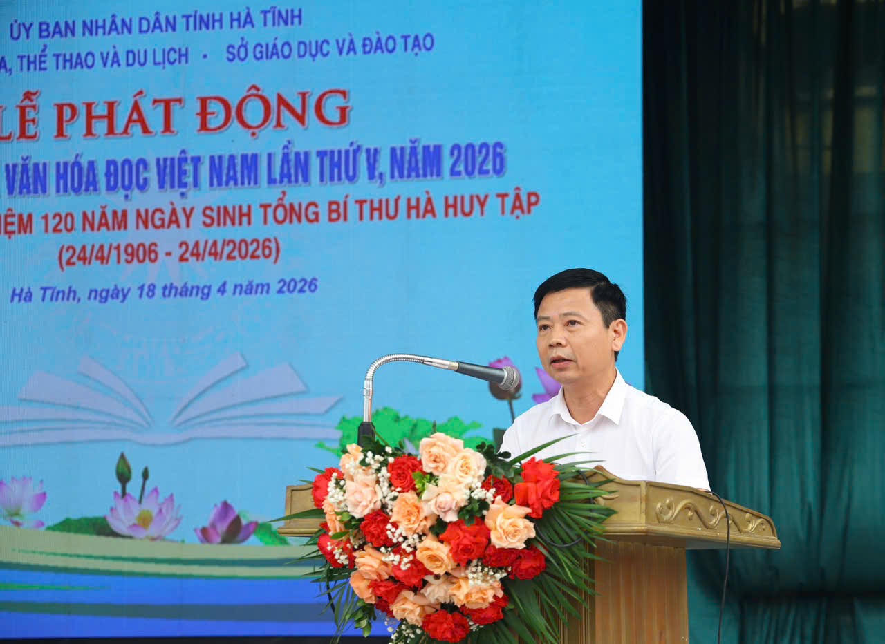 Phó Giám đốc Sở Văn hóa, Thể thao và Du lịch Hà Tĩnh Nguyễn Công Thành phát biểu khai mạc. 