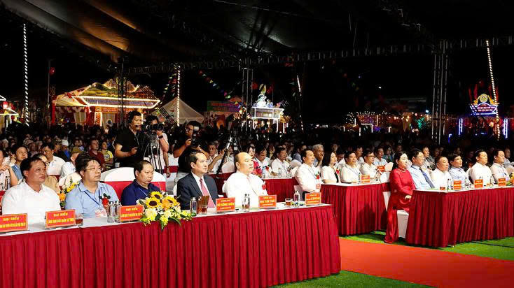 Các đại biểu dự khai mạc Ngày hội.