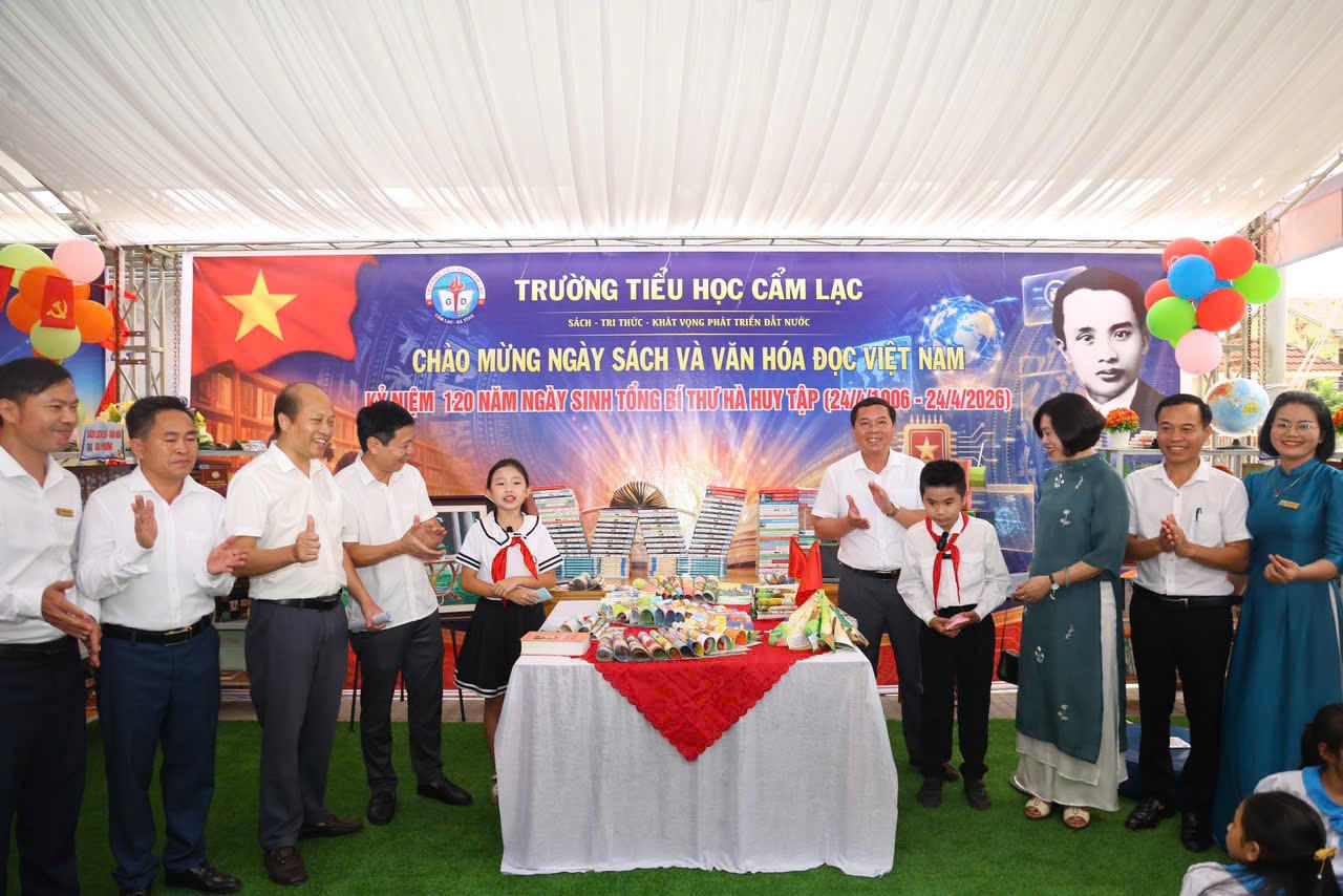 Hà Tĩnh tổ chức Ngày Sách và Văn hóa đọc Việt Nam tại ngôi trường mang tên Tổng Bí thư Hà Huy Tập