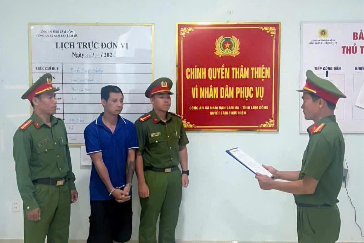 Khởi tố người đàn ông dùng dao tấn công gia đình vợ