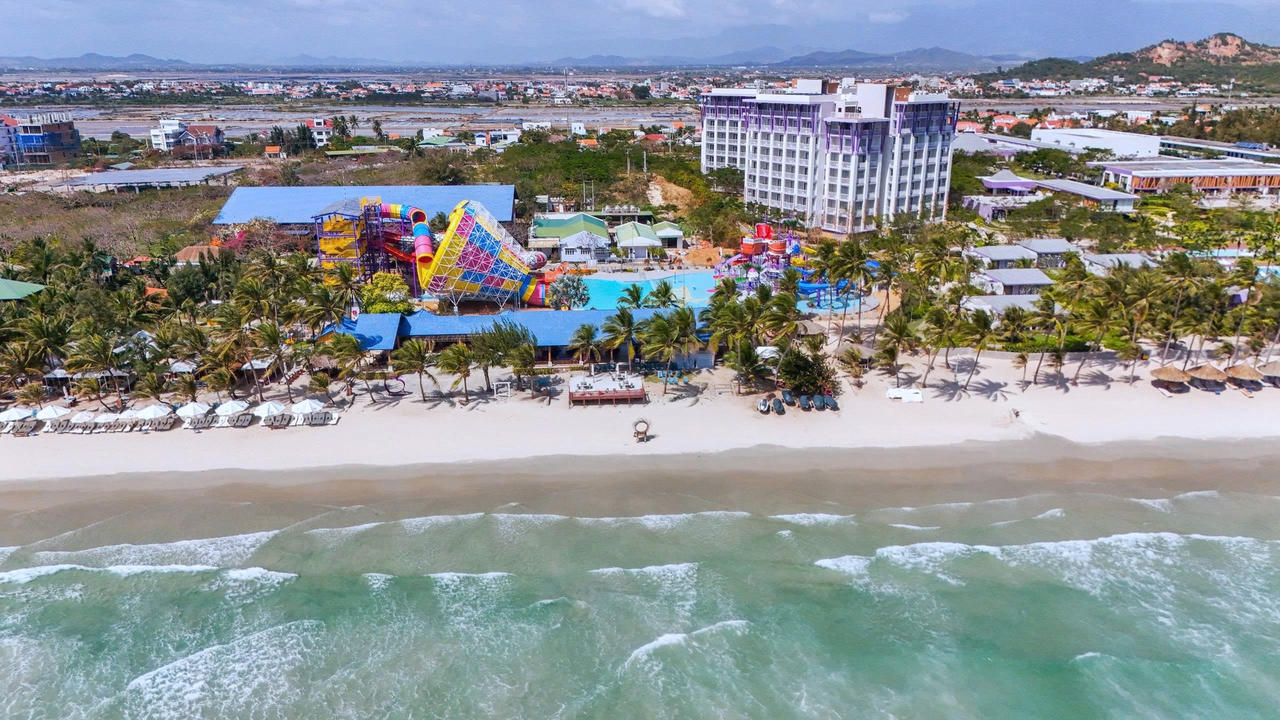 TTC Van Phong Aqua Park góp phần hoàn thiện tổ hợp nghỉ dưỡng, vui chơi và giải trí bên biển Dốc Lết.