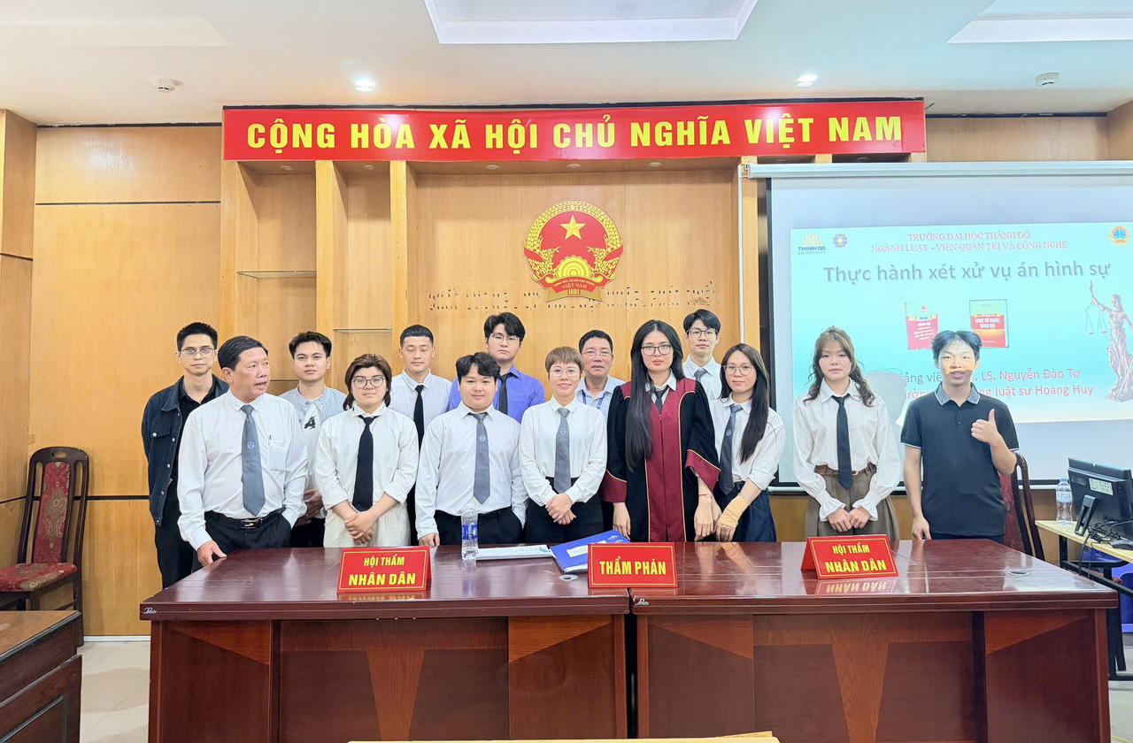 Phiên tòa giả định do các bạn Sinh viên Khoa luật - Trường Đại học Thành Đô thực hiện.
