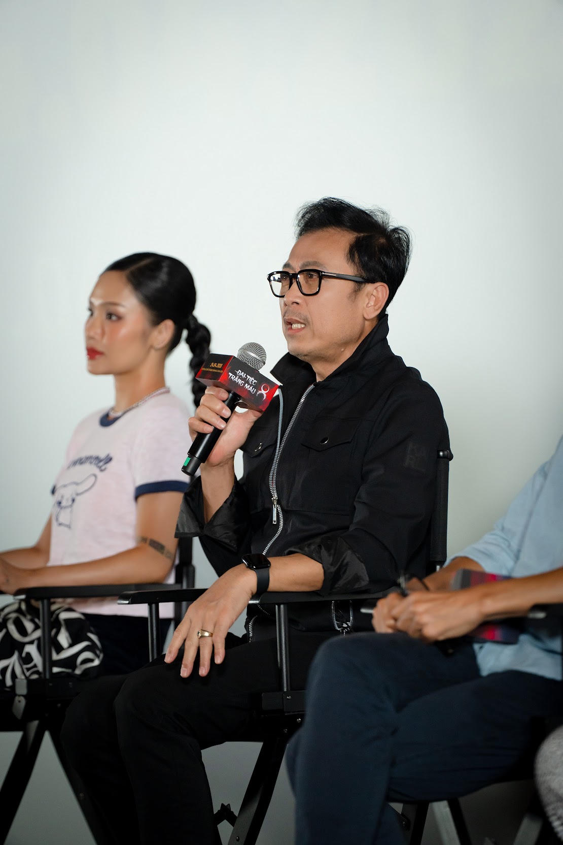 Nghệ sĩ Vân Sơn tái xuất với vai chính trong phim. Ảnh: NSX