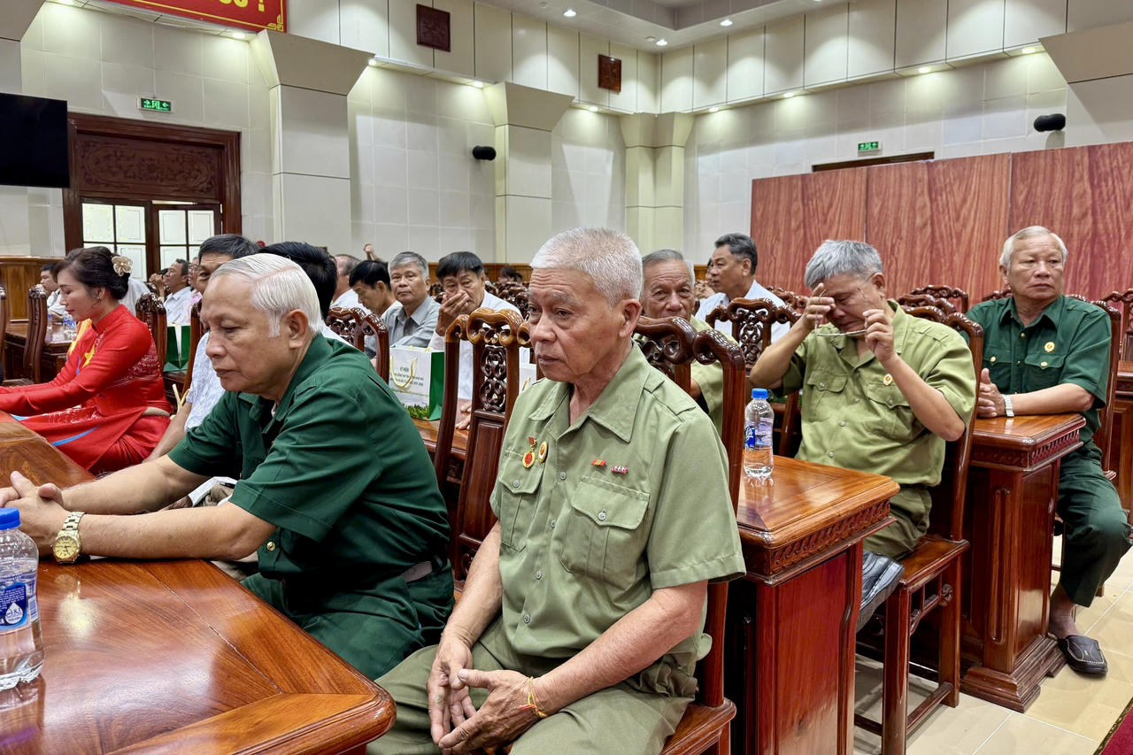 Đại tướng Nguyễn Trọng Nghĩa dự họp mặt kỷ niệm tại Đồng Tháp