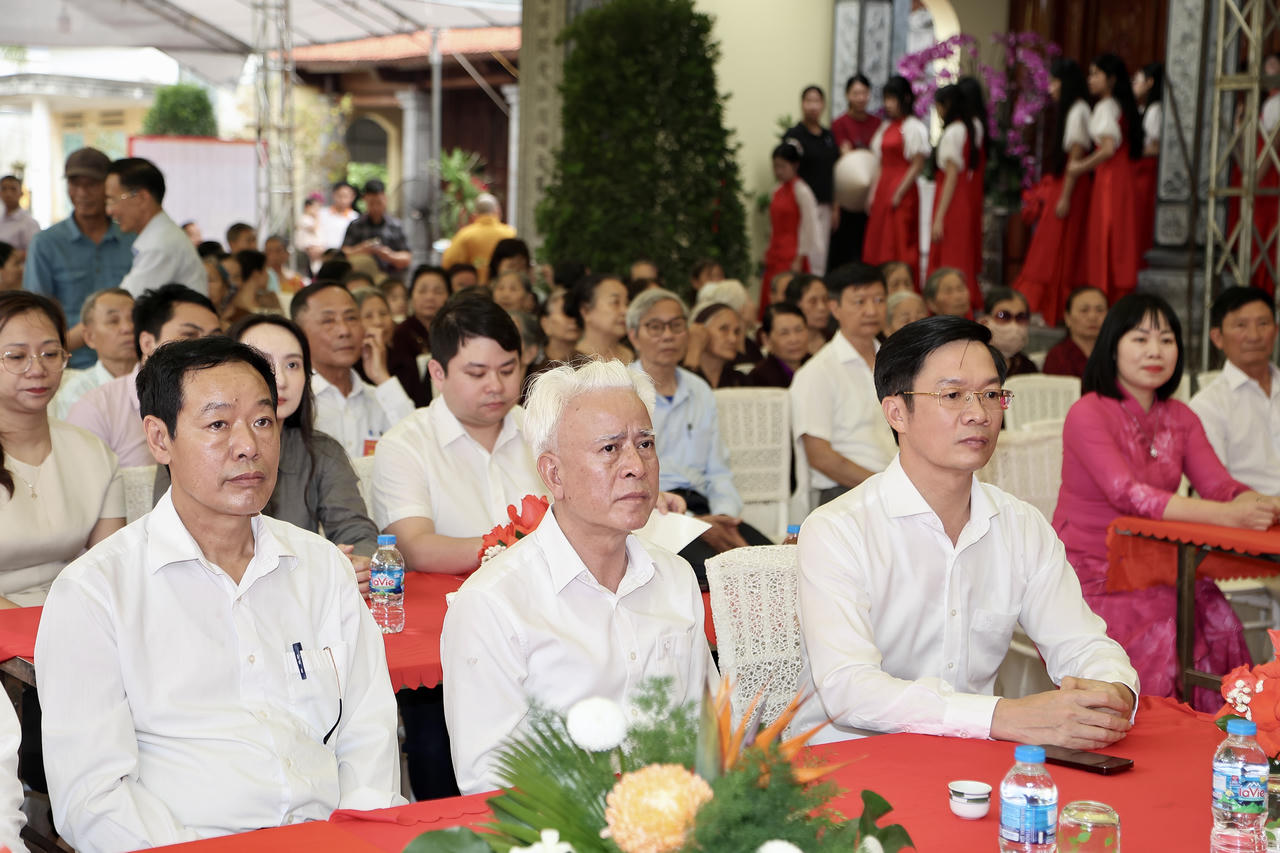 Các đại biểu tham dự&nbsp;Lễ khánh thành chùa Anh Linh.