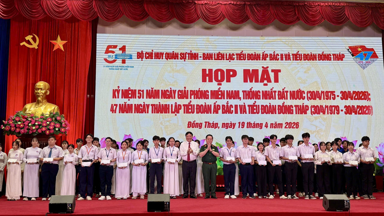 Đại tướng Nguyễn Trọng Nghĩa dự họp mặt kỷ niệm tại Đồng Tháp