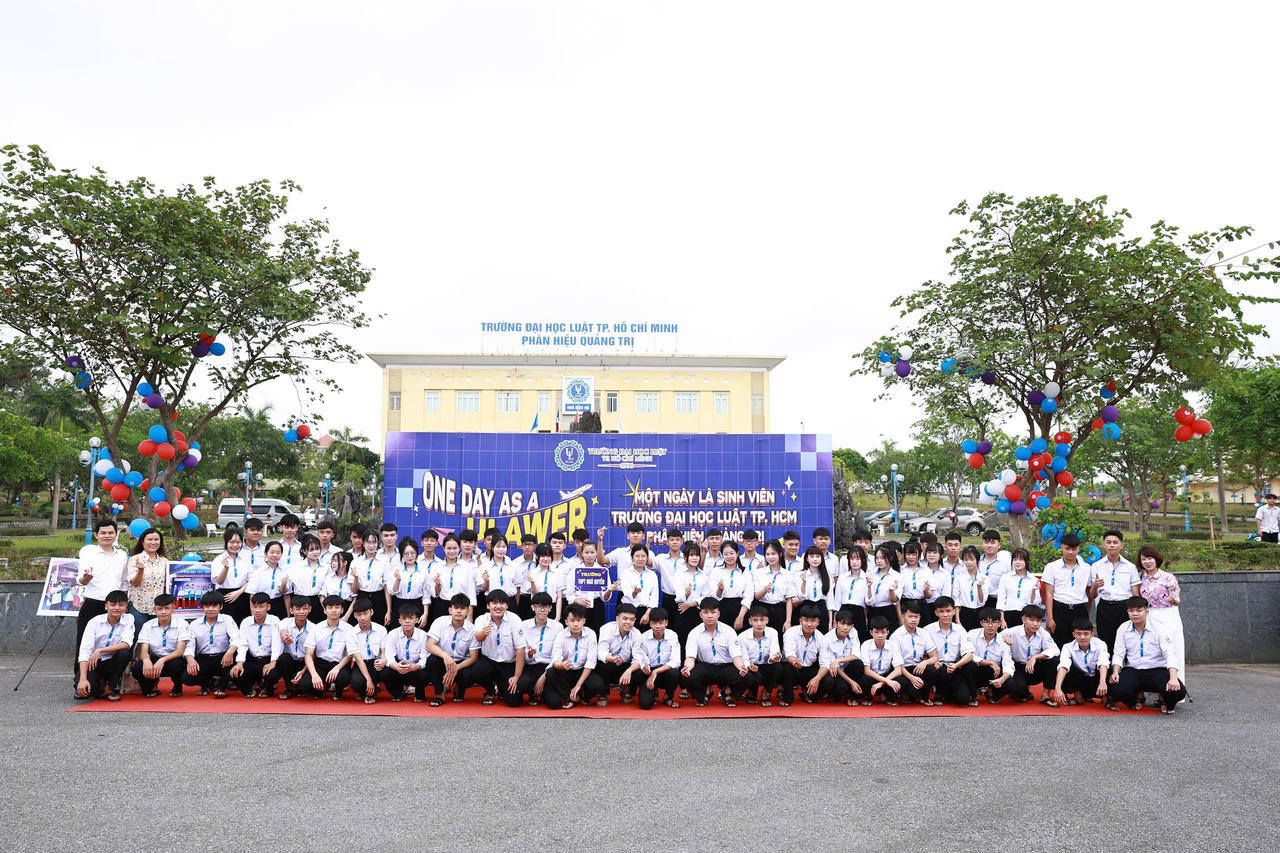 Hoạt động được tổ chức nhằm giúp học sinh cuối cấp tiếp cận thực tế môi trường đào tạo ngành luật