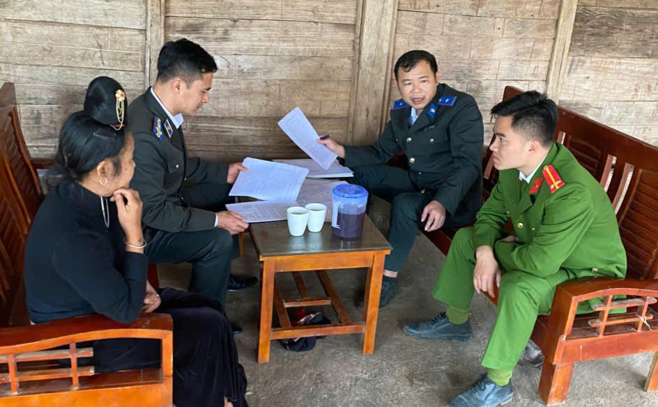 Chuyện nghề nơi phên dậu:
Kỳ 2: Nỗi lòng người giữ kỷ cương và những cuộc thuyết phục nơi bản vắng   