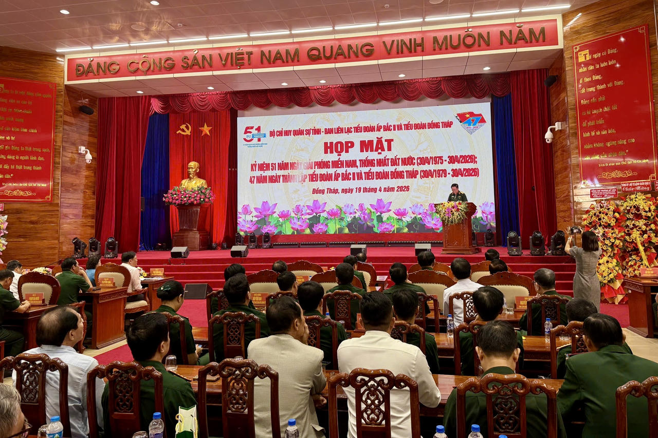Đại tướng Nguyễn Trọng Nghĩa dự họp mặt kỷ niệm tại Đồng Tháp
