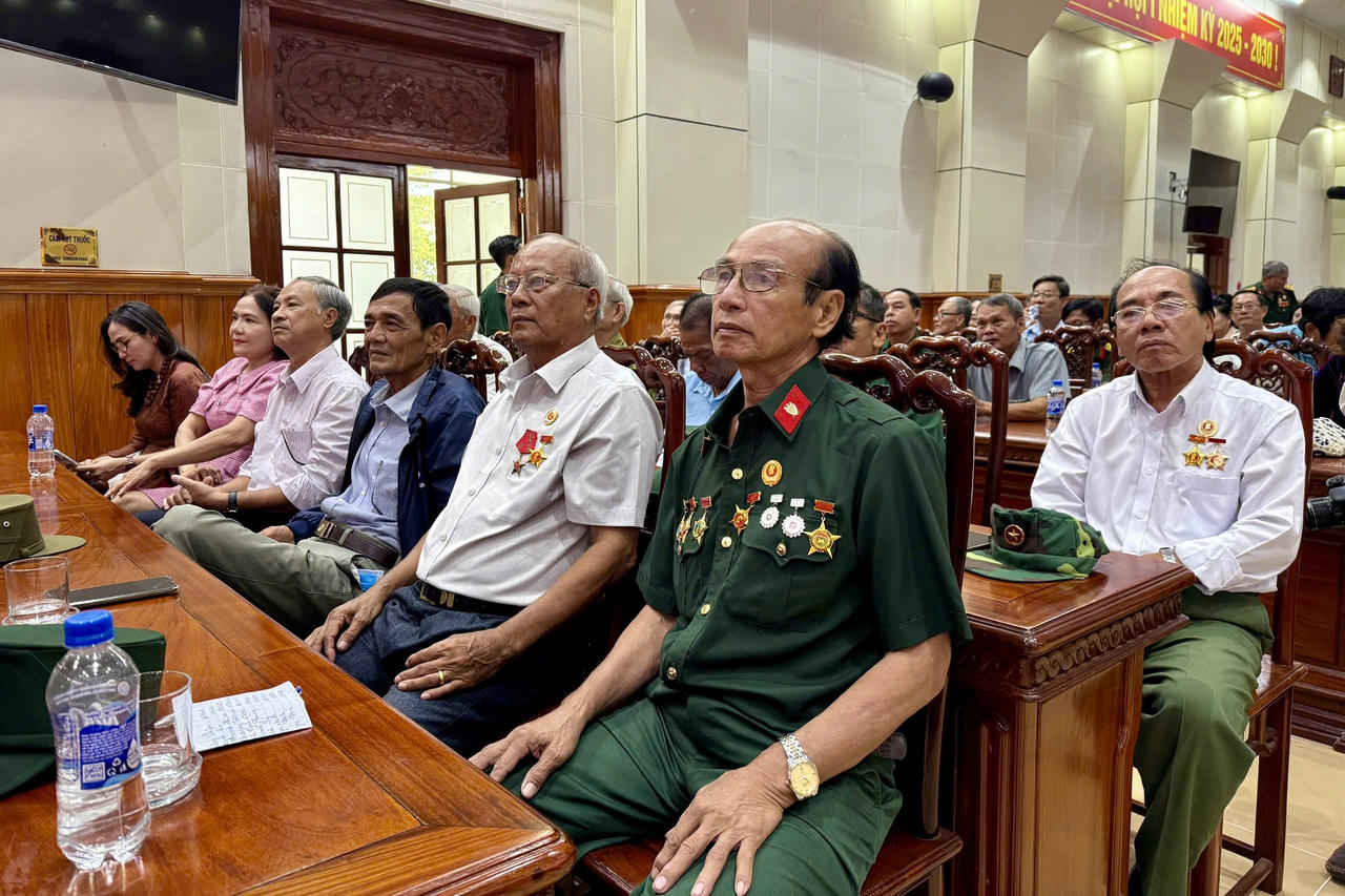 Đại tướng Nguyễn Trọng Nghĩa dự họp mặt kỷ niệm tại Đồng Tháp