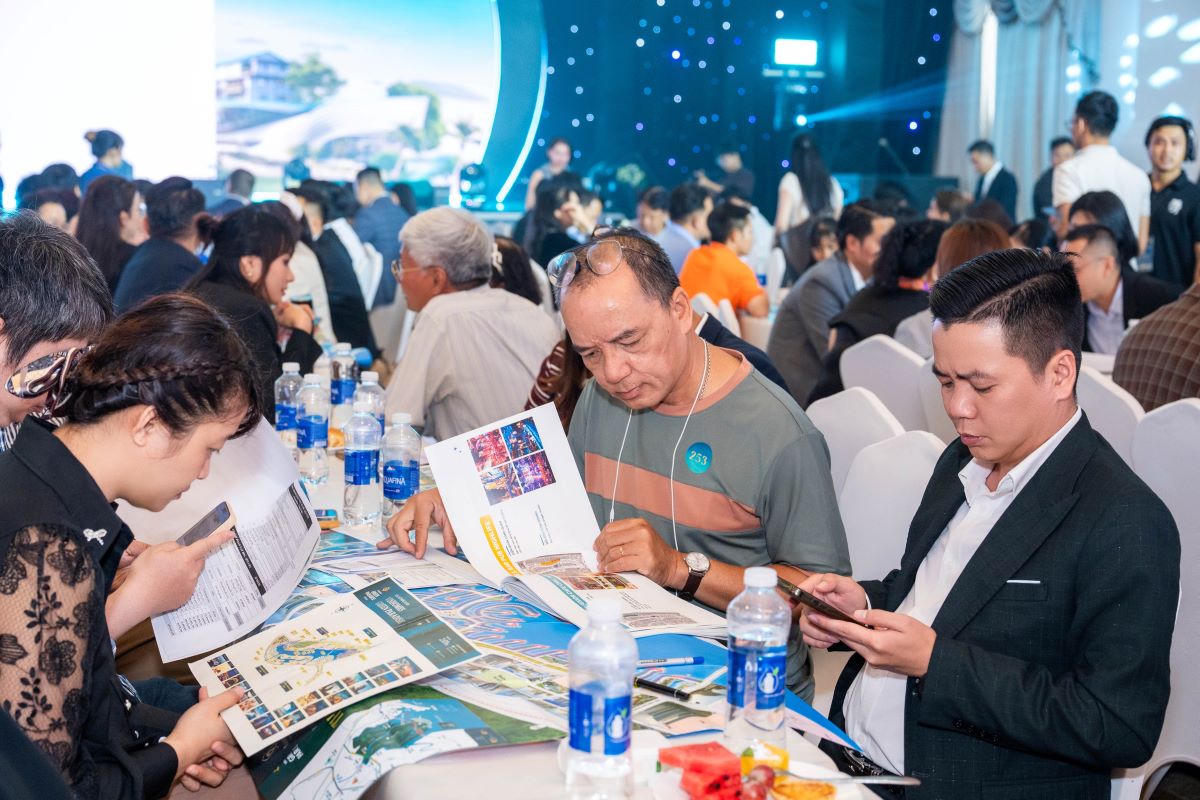 Nhiều khách hàng khẳng định, ngoài Vinhomes không thể có nhà phát triển thứ hai đủ tiềm lực và bản lĩnh để cam kết chính sách ưu đãi tương tự