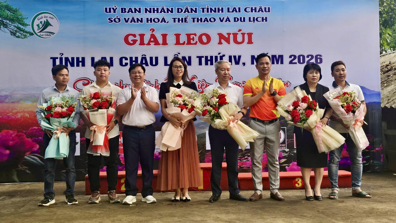 Ban Tổ chức tri ân các nhà tài trợ