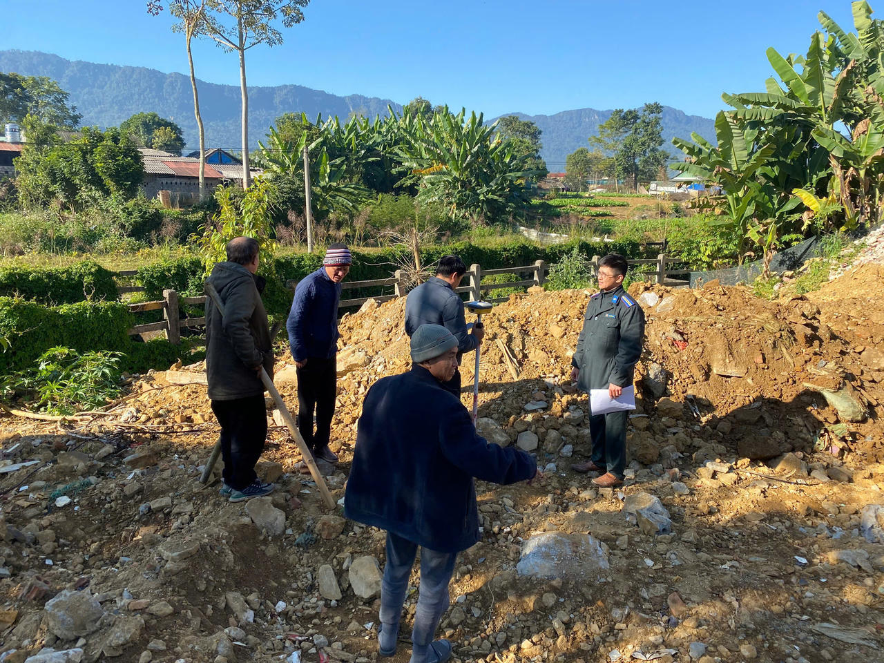 Công tác xác minh thực địa của cán bộ thi hành án dân sự Lai Châu.