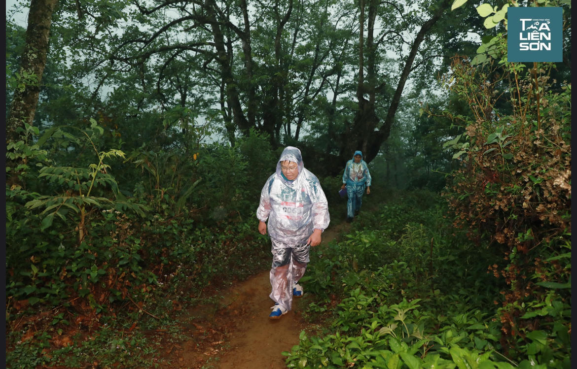 Cung đường leo núi dài 8,88 km. 