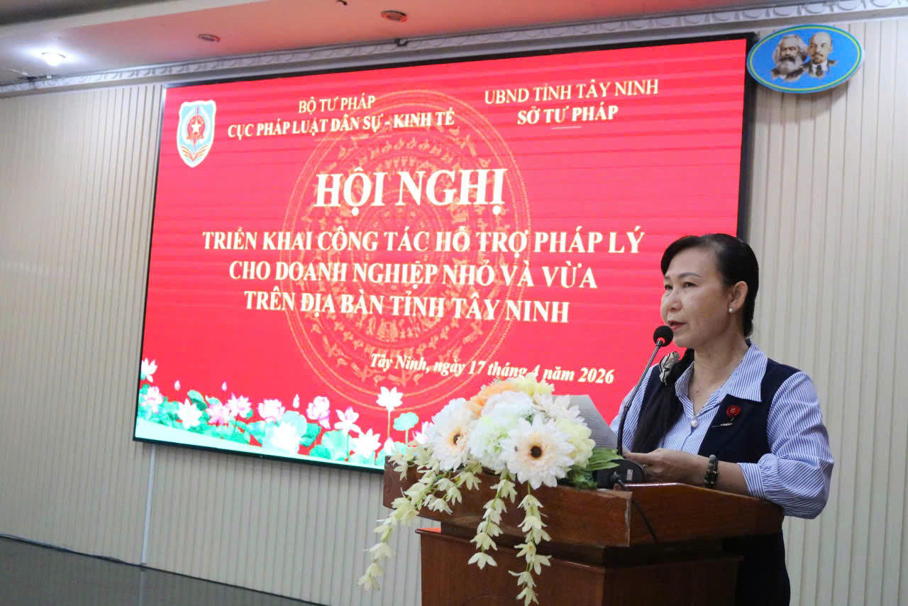 Bà Phan Thị Mỹ Dung, Tỉnh ủy viên, Giám đốc Sở Tư pháp&nbsp;tỉnh Tây Ninh phát biểu.