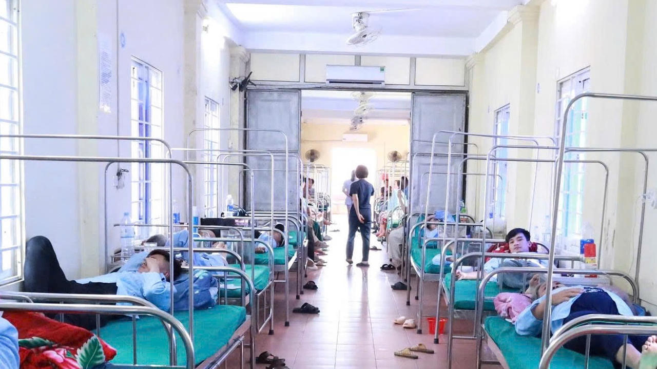 Nghi ngộ độc do ăn bánh mì ở Nghệ An: Số ca nhập viện tăng nhanh 