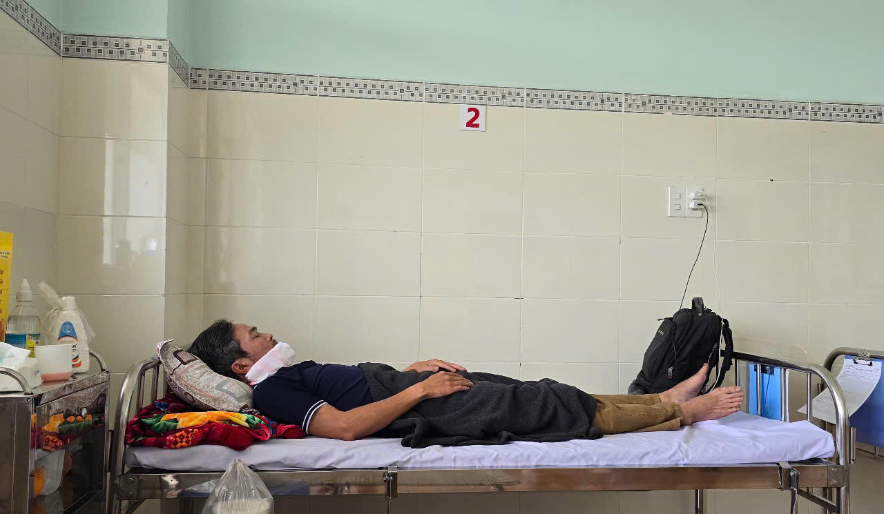 Ông L hiện vẫn đang được điều trị tại Bệnh viện II Lâm Đồng.