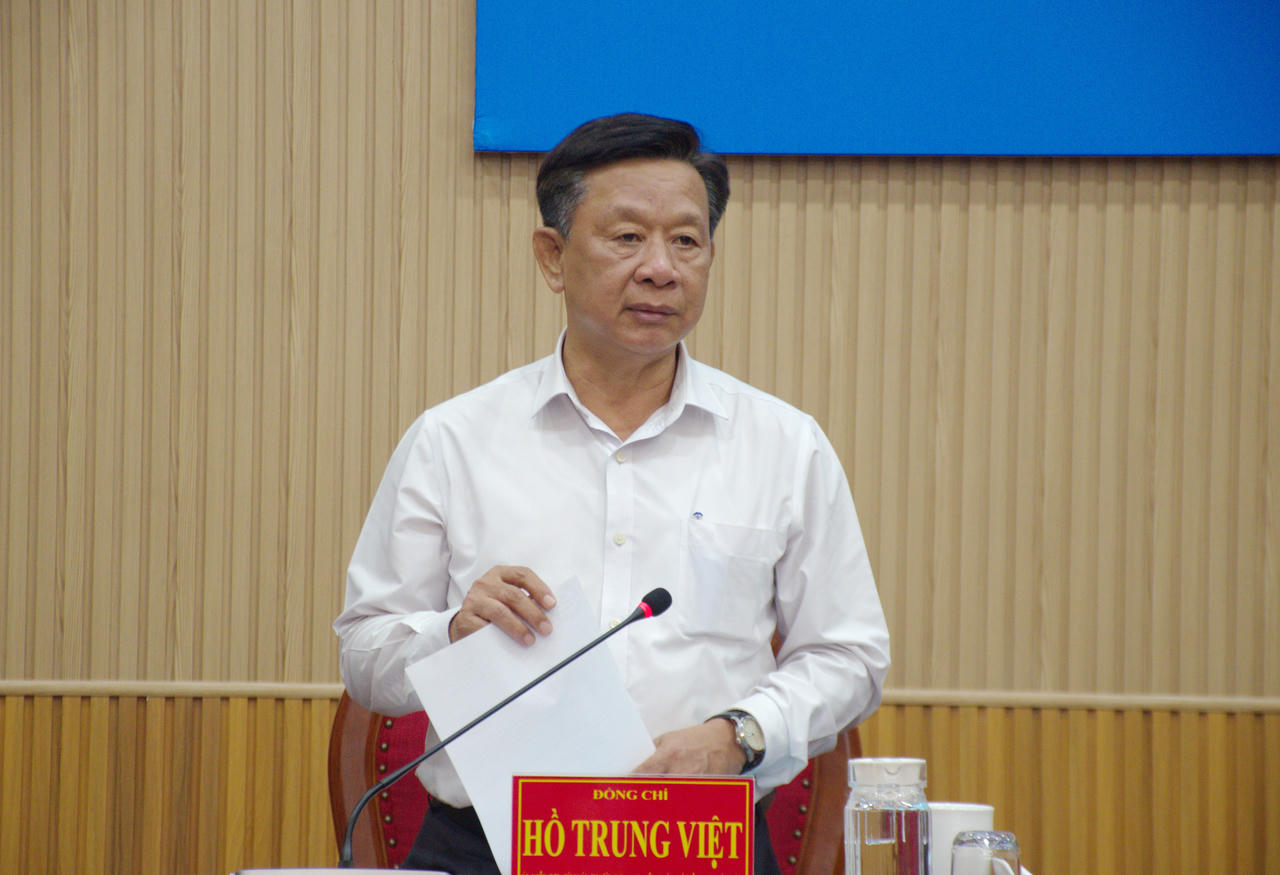 Ông Hồ Trung Việt phát biểu kết luận cuộc họp báo.