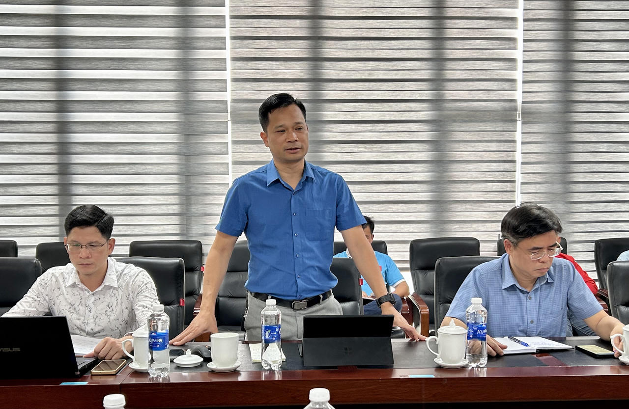 Ông Trần Văn Công - Phó Giám đốc Sở Văn hoá, Thể thao và Du lịch tỉnh Lai Châu phát biểu tại buổi làm việc.