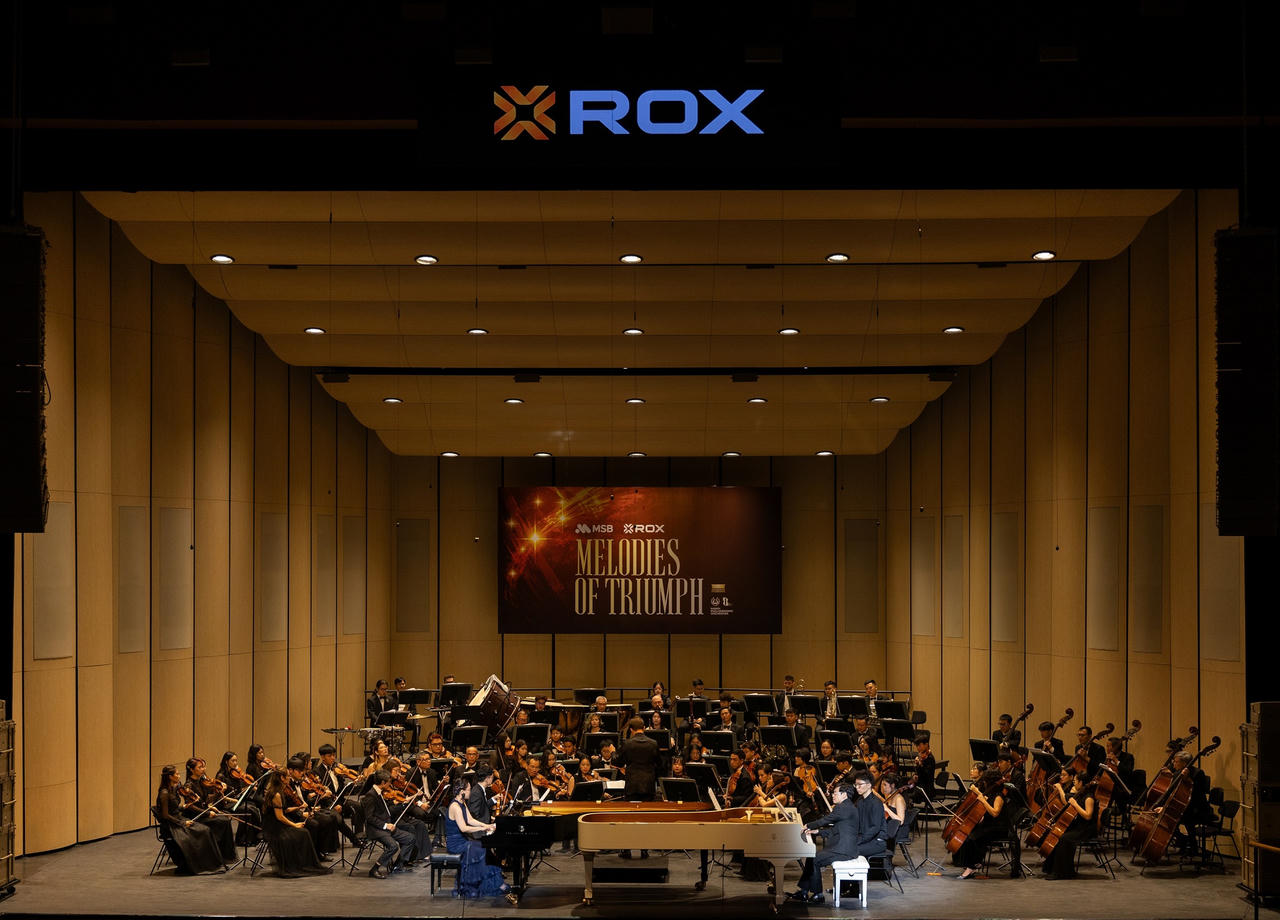 “Melodies of Triumph” mang đến trải nghiệm giao hưởng giàu cảm xúc.
