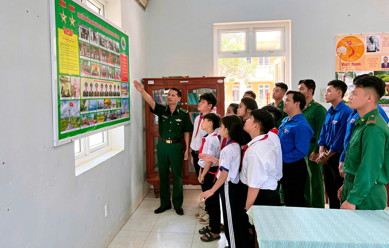 Nhiều đơn vị đã chủ động phối hợp với tổ chức Đoàn Thanh niên, Hội Phụ nữ địa phương và các trường học trên địa bàn tổ chức tọa đàm, giao lưu, chia sẻ kinh nghiệm đọc sách.