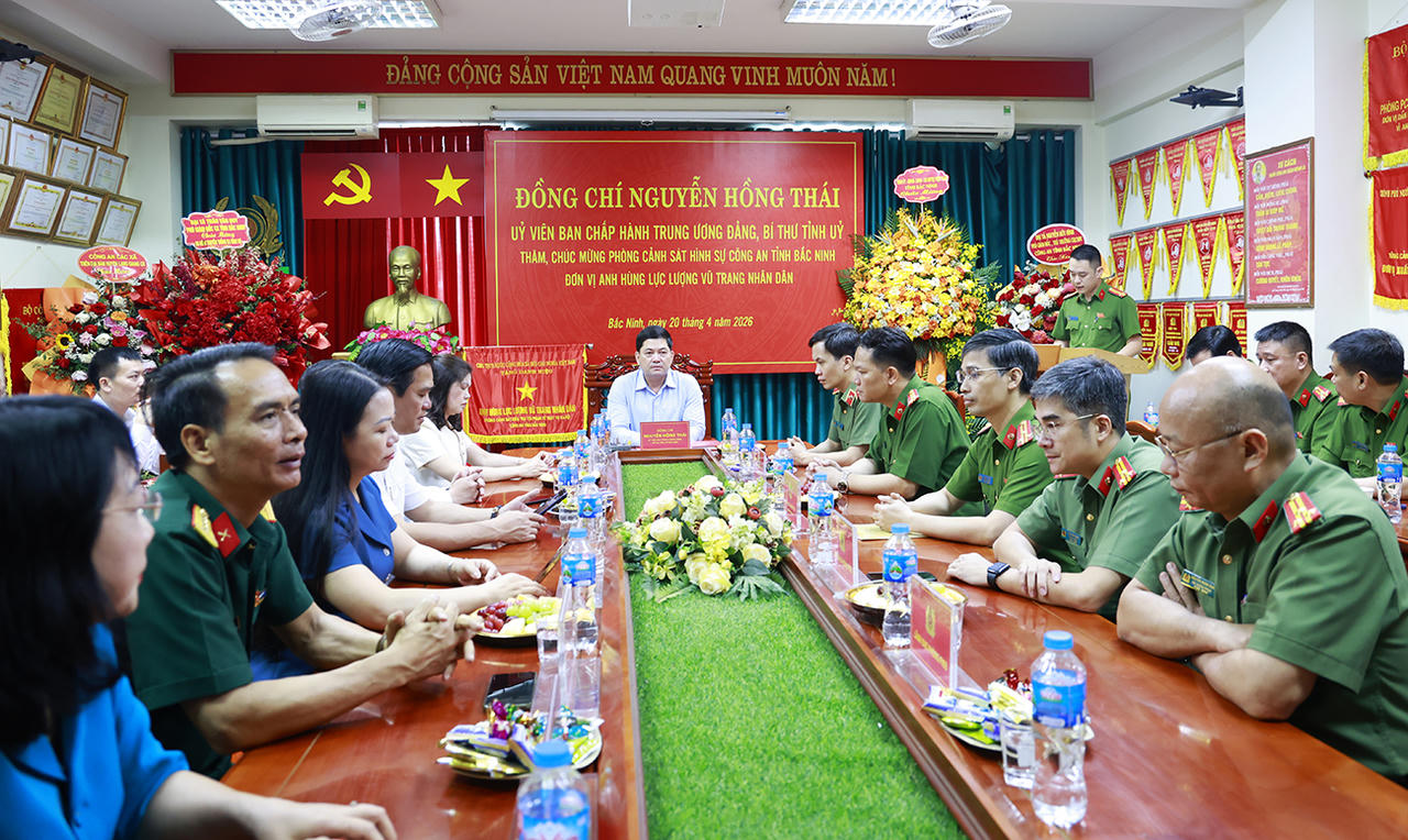 Quang cảnh buổi làm việc.