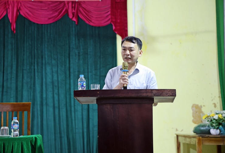 Bí thư Đảng ủy, Chủ tịch HĐND xã Xuân Mai Hoàng Minh Hiến phát biểu tại hội nghị.