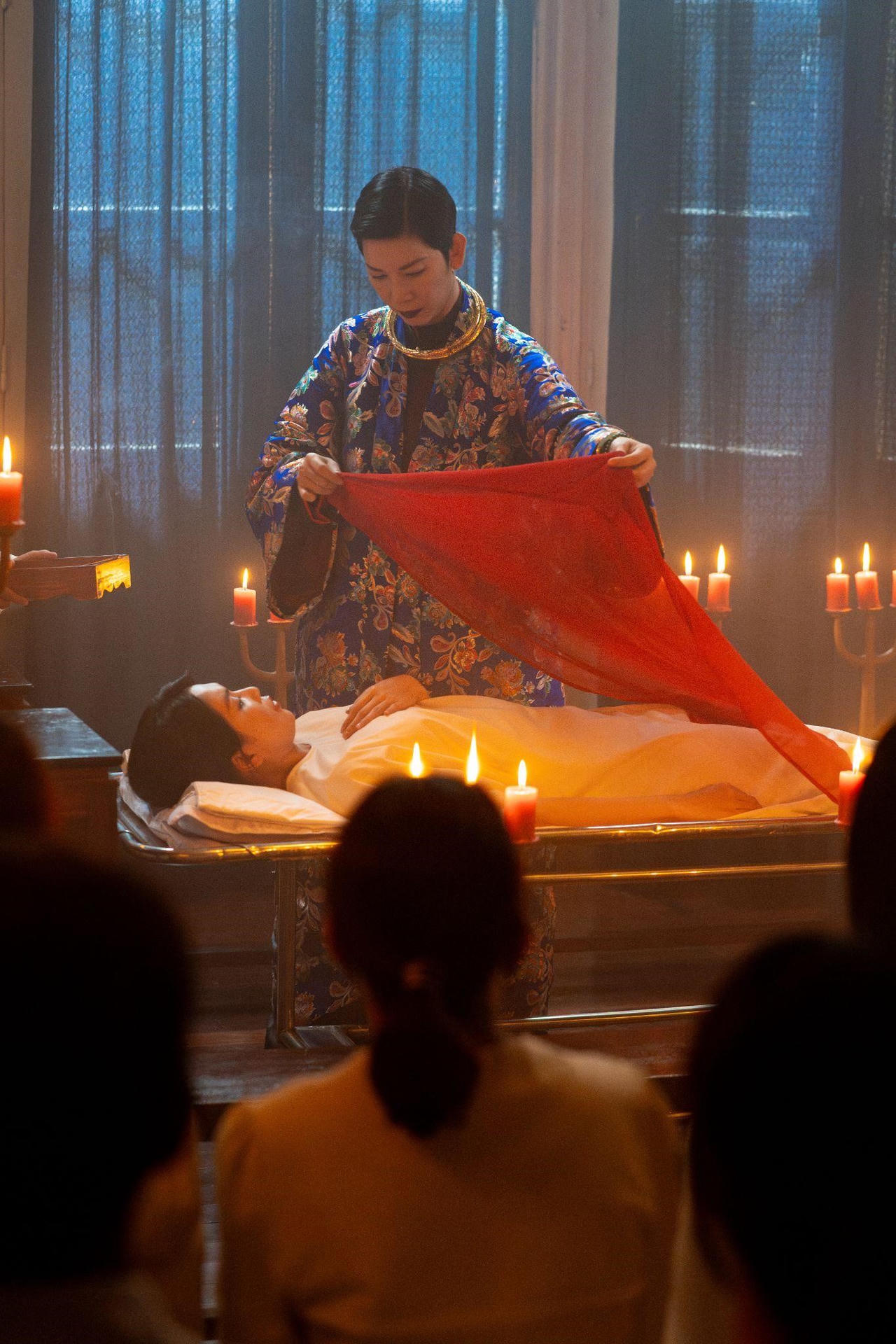 Một cảnh trong phim “Thẩm mỹ viện âm phủ”. Ảnh: NSX