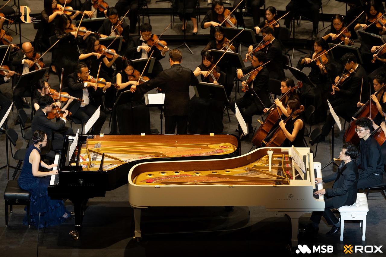 Màn song tấu Piano là một trong những điểm sáng đáng nhớ của chương trình.
