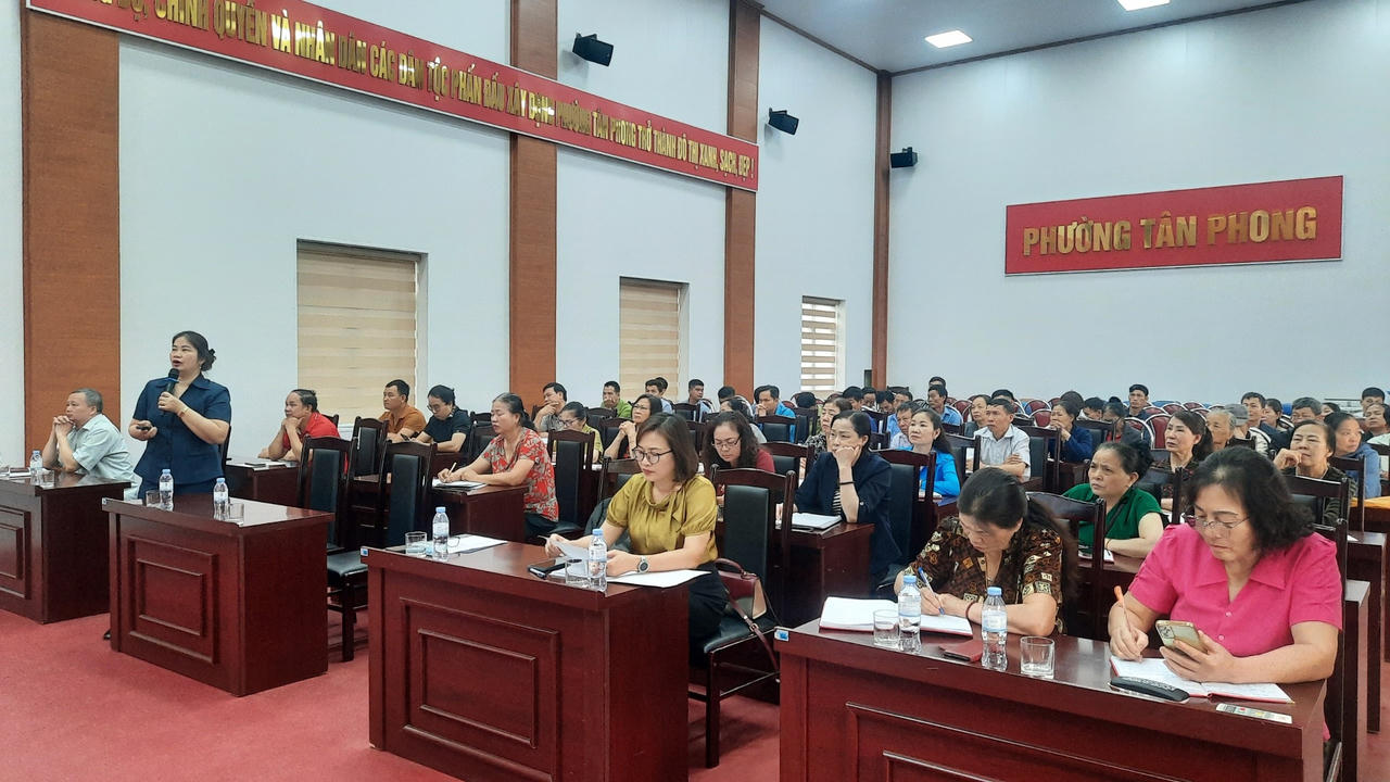 Quang cảnh hội nghị tập huấn Chuyên đề “Trang bị kiến thức phòng, chống tác hại của thuốc lá” cho 200 học viên là cán bộ MTTQ không chuyên trách phường tại Lai Châu.