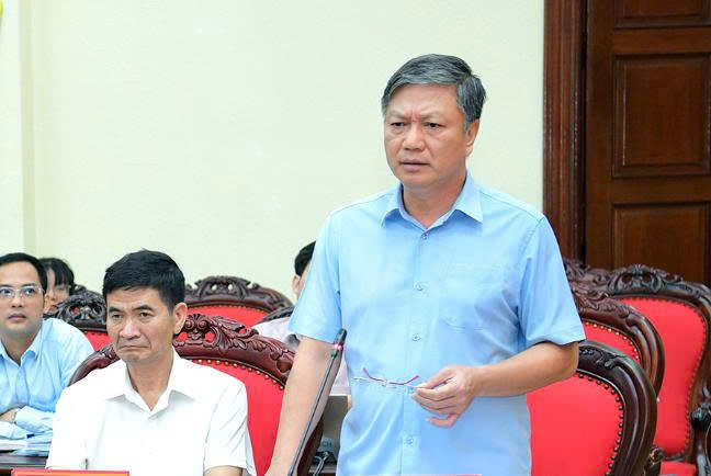 Ông Đinh Việt Dũng, Ủy viên Ban Thường vụ Tỉnh ủy, Trưởng Ban Tổ chức Tỉnh ủy phát biểu tại buổi làm việc.