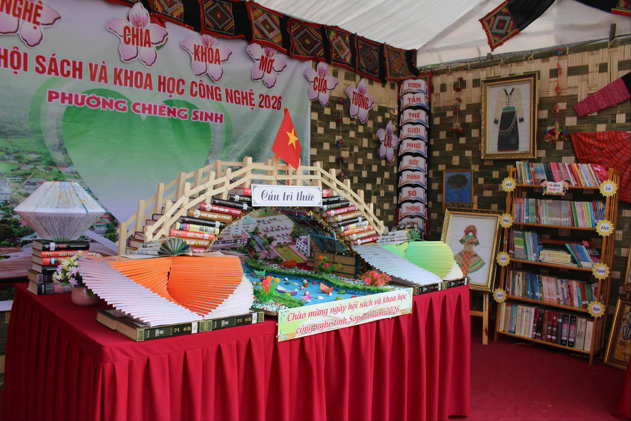 Tại đây Ngày hội đã diễn ra nhiều hoạt động hấp dẫn như: Không gian đọc sách, trưng bày gian trại “Ngôi nhà trí tuệ”, xe ô tô thư viện lưu động, thi “Rung chuông vàng”, sân khấu hóa tác phẩm văn học và sự kiện lịch sử, cùng các chương trình nghệ thuật đặc sắc.