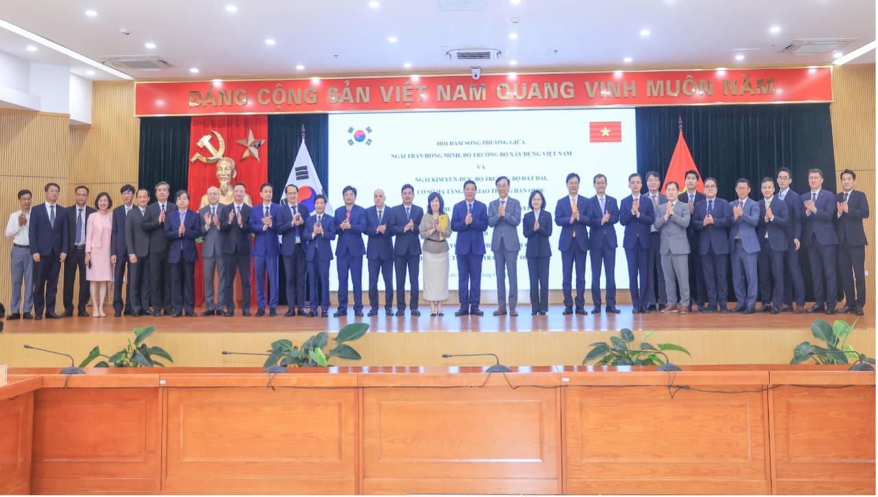 Đẩy mạnh hợp tác trong phát triển hạ tầng giao thông, đô thị giữa Việt Nam - Hàn Quốc