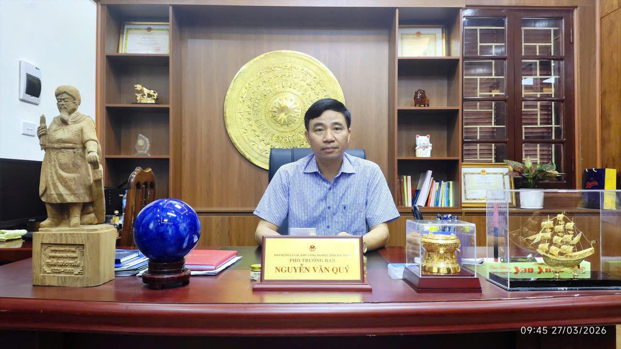 Ông Nguyễn Văn Quý – Phó Trưởng Ban Quản lý các Khu công nghiệp tỉnh Bắc Ninh trao đổi về những tồn tại trong công tác phòng cháy, chữa cháy tại doanh nghiệp.