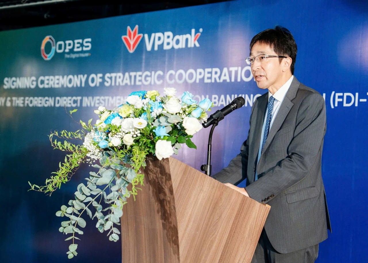 Ông Kamijo Hiroki, Phó Tổng Giám đốc VPBank phát biểu tại lễ ký kết.