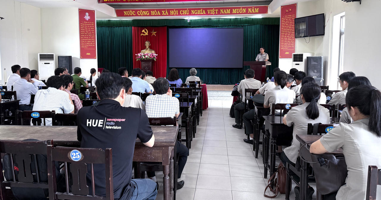 Cơ quan THADS TP Huế tổ chức họp các đơn vị phối hợp trước khi bắt đầu công tác cưỡng chế theo quy định của pháp luật&nbsp;&nbsp;