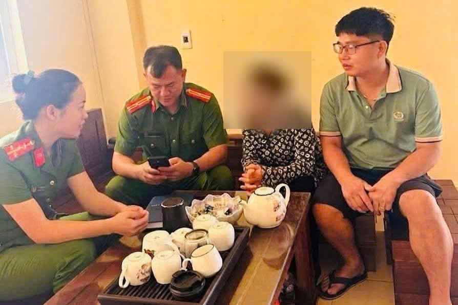 Cụ bà bị lừa chuyển 5.000 USD cho 'người yêu' qua mạng