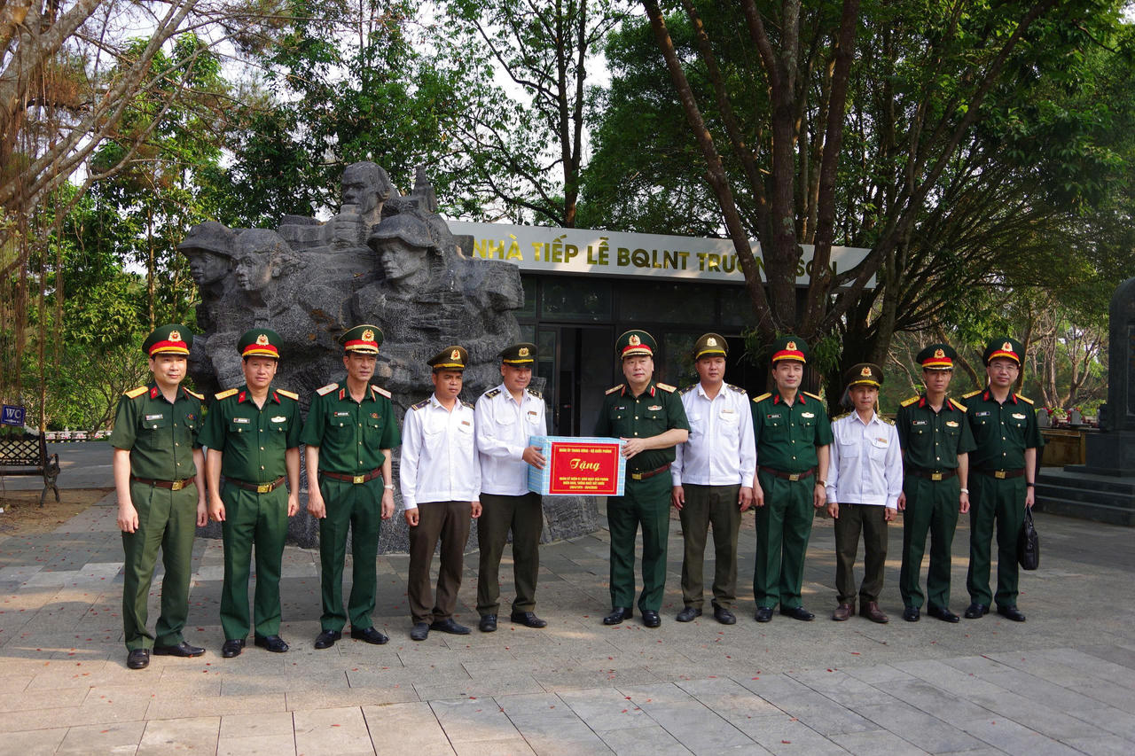 Quân ủy Trung ương, Bộ Quốc phòng tổ chức các hoạt động tri ân, tặng quà tại Quảng Trị
