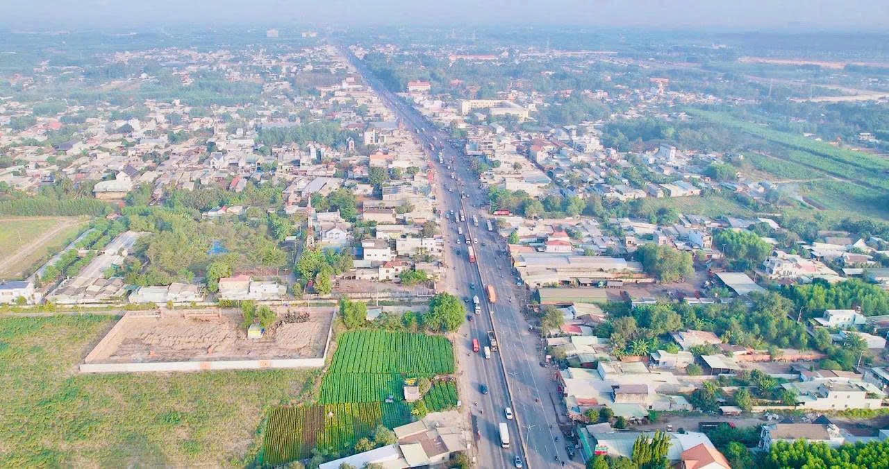 Sở Xây dựng Đồng Nai yêu cầu khẩn trương sửa hệ thống chiếu sáng trên QL51, bảo đảm an toàn giao thông dịp lễ.