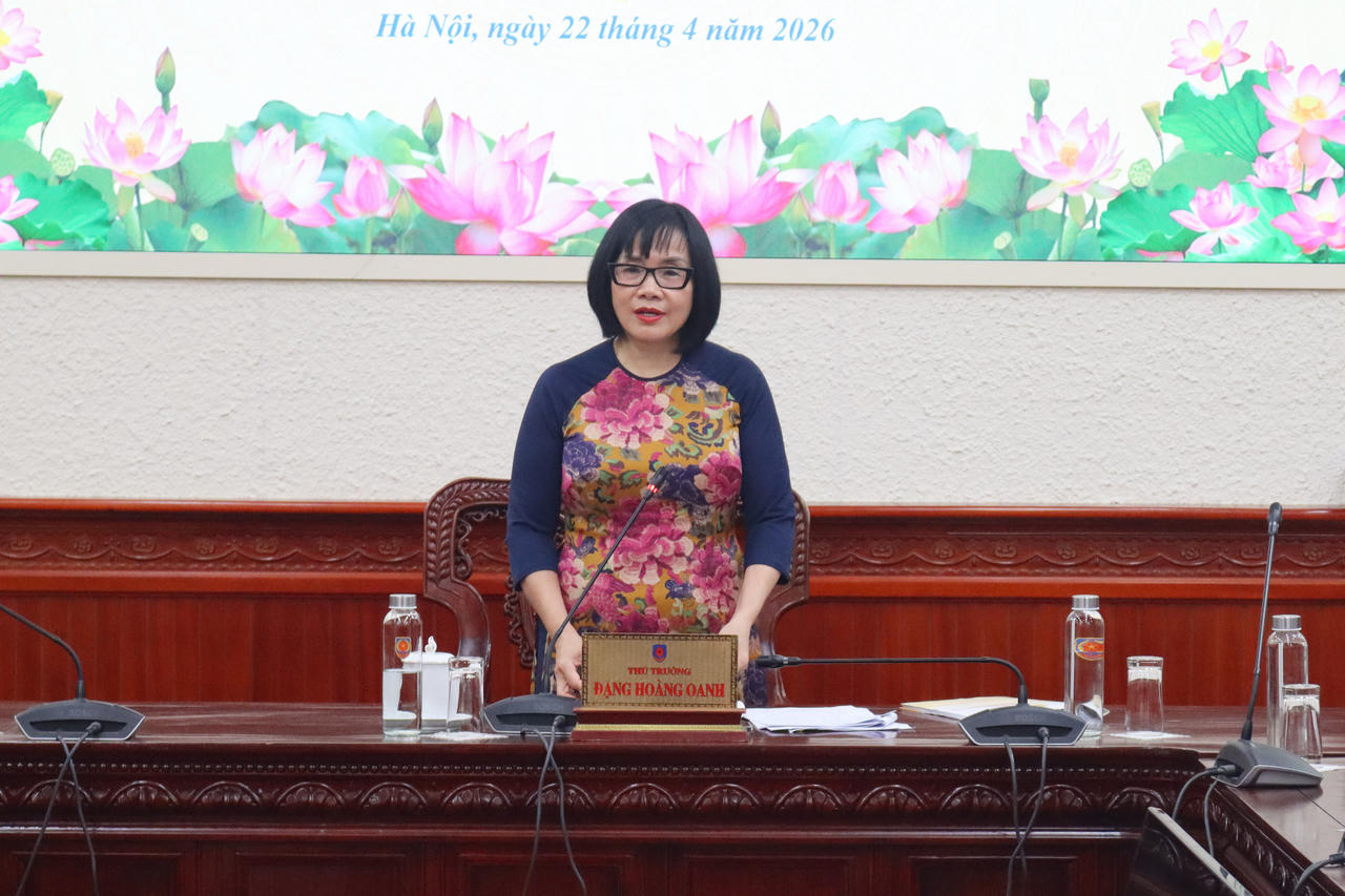 Thứ trưởng Đặng Hoàng Oanh kết luận buổi làm việc.